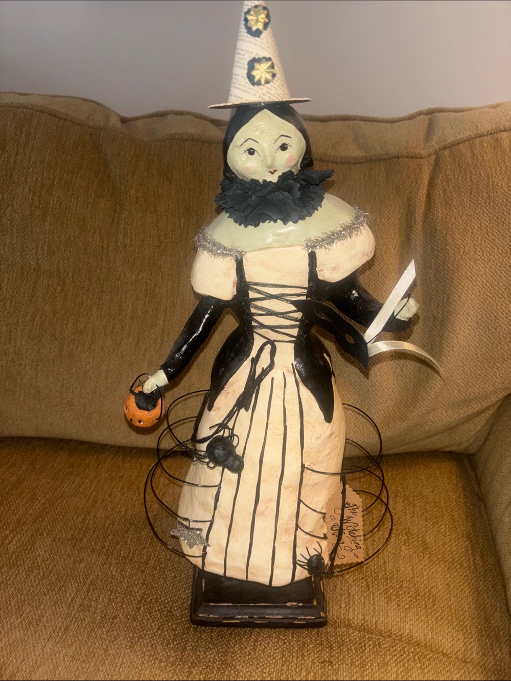 Nicole Sayre vintage Halloween Figurine in Cream and Black - Decorative Home